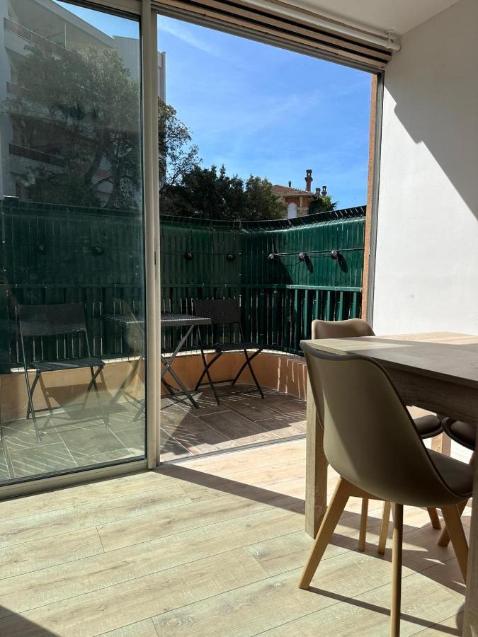 Charmant Studio Neuf 150M Plage Sur Avenue Principale Climatise Et Parking Cavalaire-sur-Mer Exterior foto